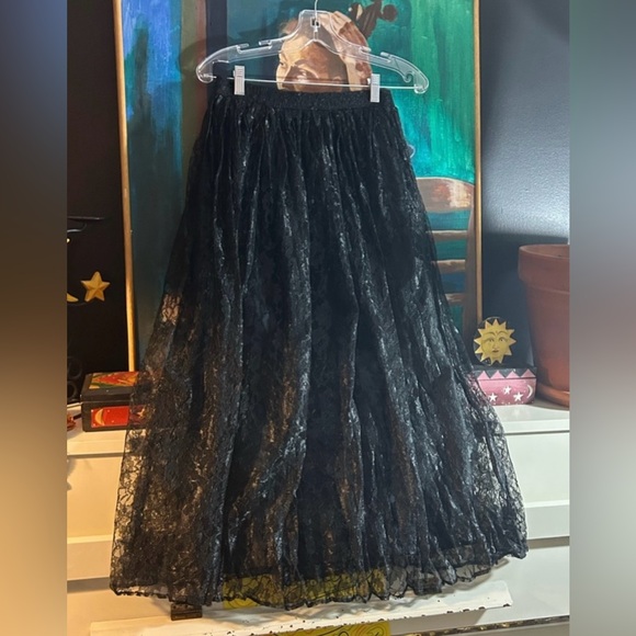 Principles Vintage Black Sheer Floral Lace Pleated Layered Skirt Made in Canada - Picture 3 of 14